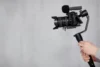 Os 10 Melhores Estabilizadores de Câmera de 2024: da DJI, Zhiyun, FeiyuTech e mais!