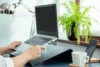 Os 10 Melhores Suportes para Notebook de 2024: com Cooler, Articulado e mais!